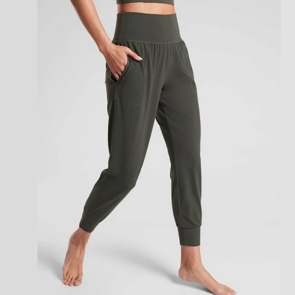 Athleta Cruise Jogger In Powervita
